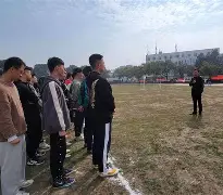 足球赛场球迷舞蹈